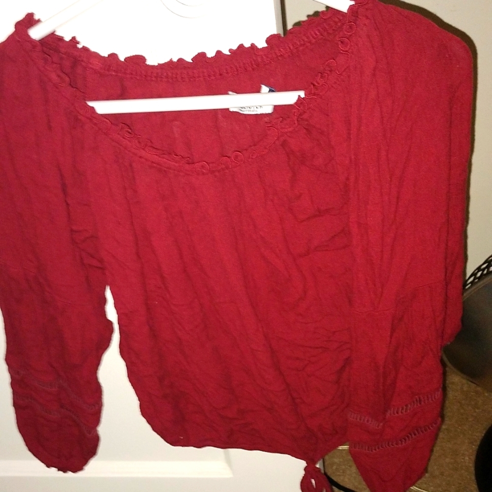 Hollister top